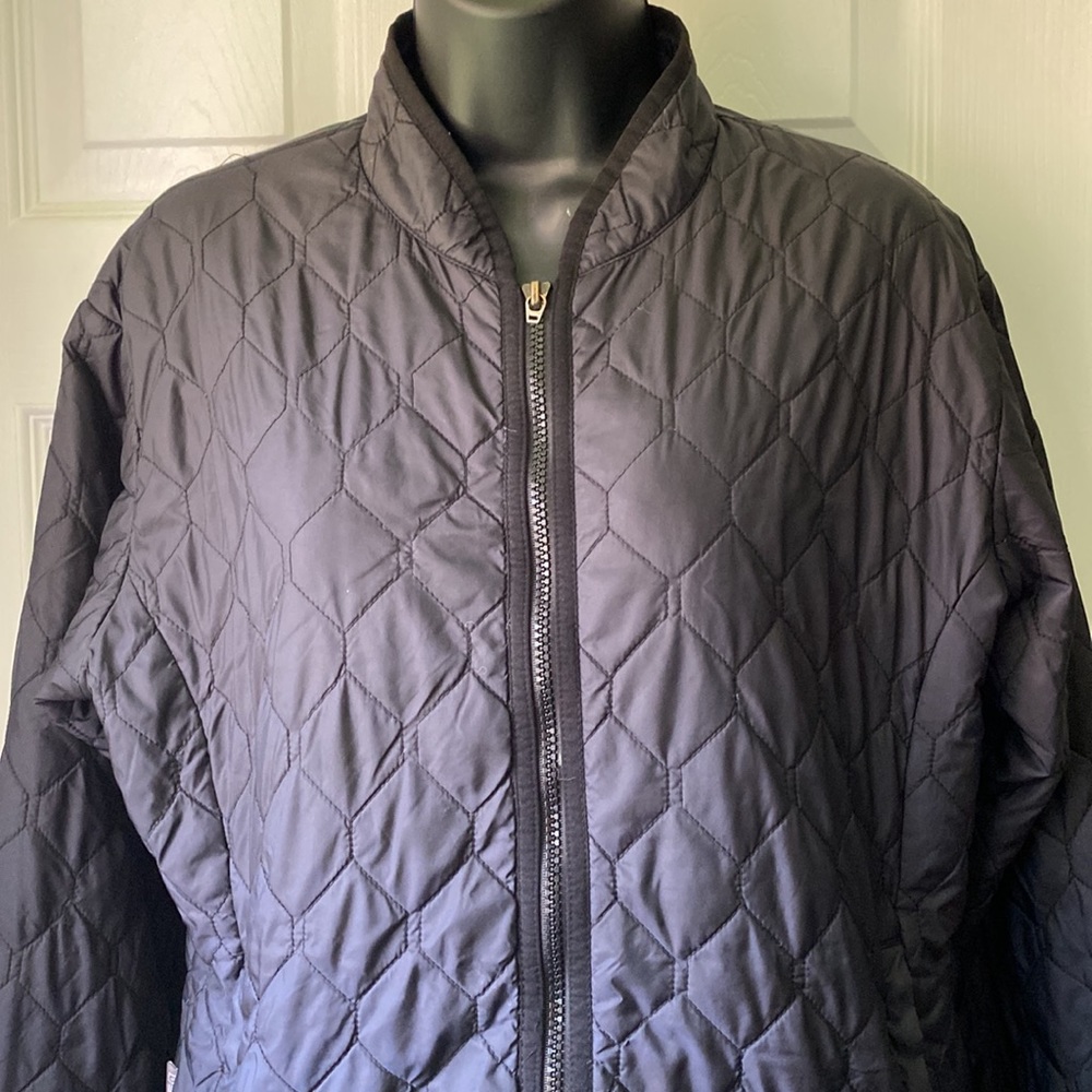 Burton Lightweight Quilted Jacket - Picture 2 of 10